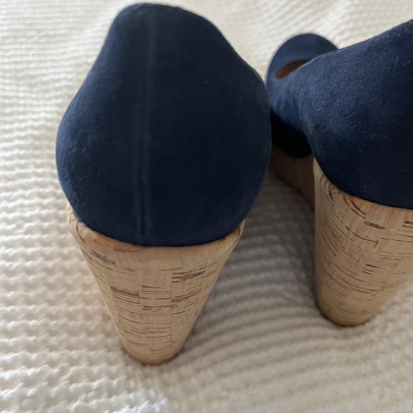 Stuart Weitzman Corkswoon Wedges Navy Suede Like New 9.5 - Picture 13 of 16